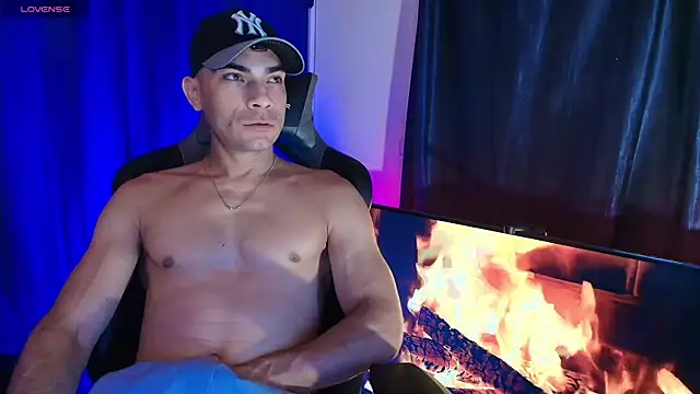 Snapshot of sexyboycolombi4 chatting on 06-29-26, 07:36 sexyboycolombi4 online show from 06-29-26, 07:36