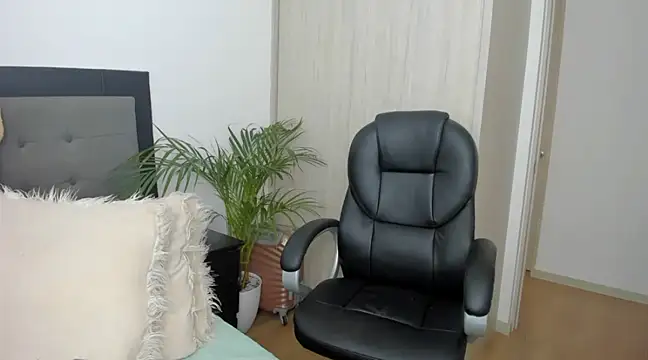 Snapshot of charlotte_tiller chatting on 12-11-24, 08:39 charlotte tiller online show from 12-11-24, 08:39