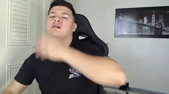 Plug Control online show from 12-04-24, 03:43