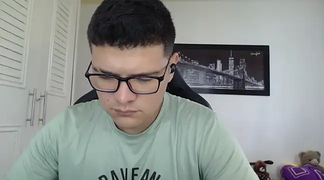 Plug Control online show from 02-05-25, 01:33