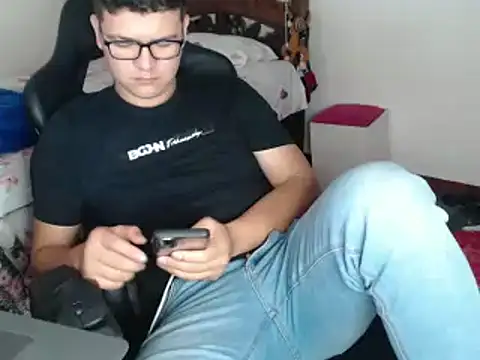 Plug Control online show from 03-14-25, 01:35