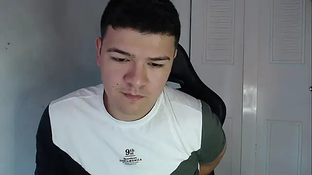 Plug Control online show from 09-28-25, 03:50