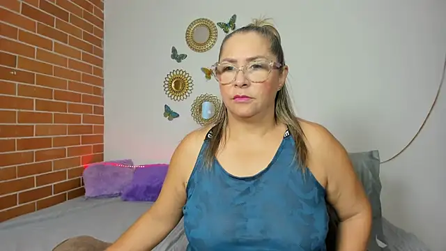 Snapshot of maja_hills chatting on 01-13-25, 01:17 maja hills online show from 01-13-25, 01:17