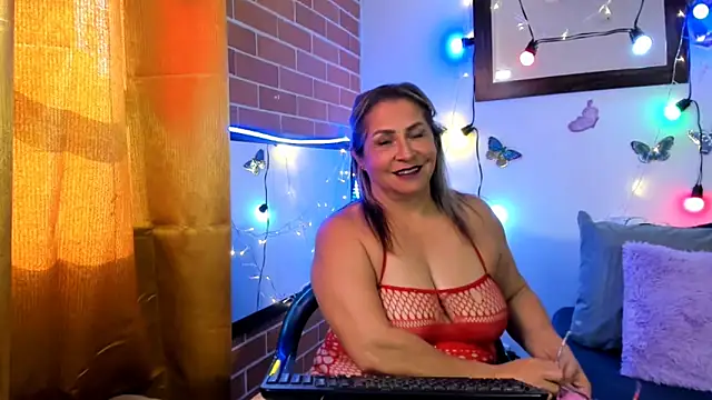 Snapshot of maja_hills chatting on 02-27-25, 09:04 maja hills online show from 02-27-25, 09:04