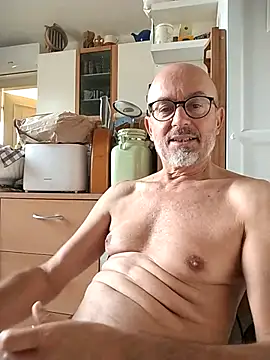 MadProfessor online show from 10-28-25, 06:50