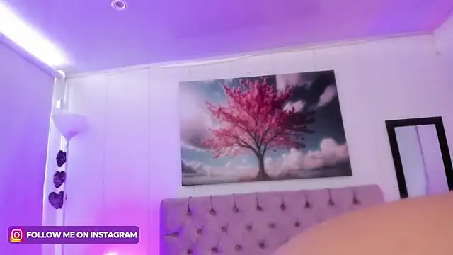 Julianaa Castro  online show from 01-21-25, 06:02