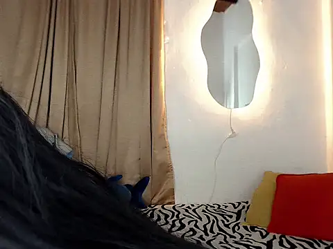Snapshot of Gorrion__ chatting on 06-14-26, 04:47 Gorrion online show from 06-14-26, 04:47
