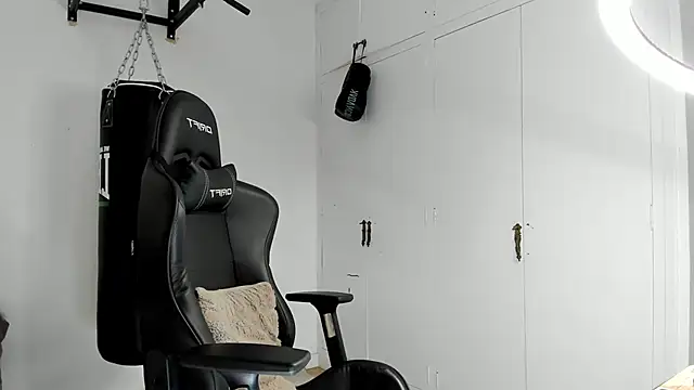 dan01  online show from 11-10-25, 02:49