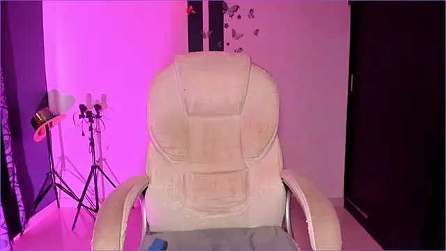 CandyLatinHott online show from 10-12-25, 09:14