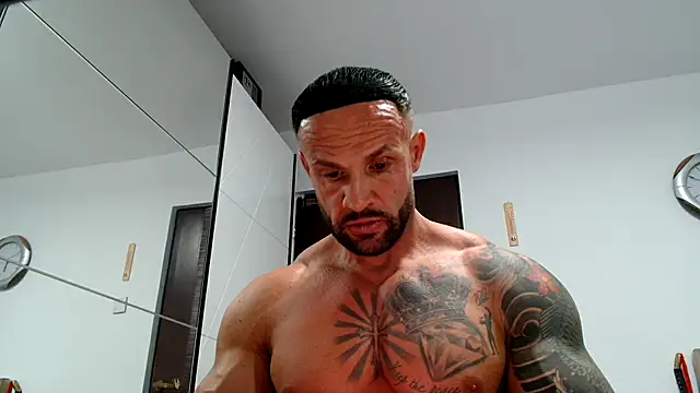 Magnificmuscles89 online show from 10-25-25, 03:51