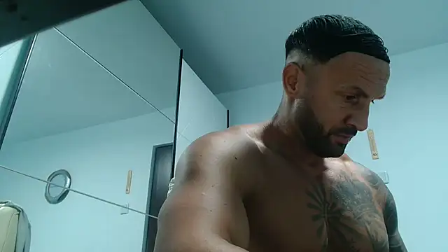 Magnificmuscles89 online show from 05-19-26, 11:16