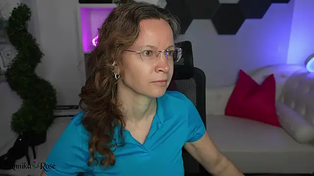 AnnikaRose online show from 02-12-26, 06:41