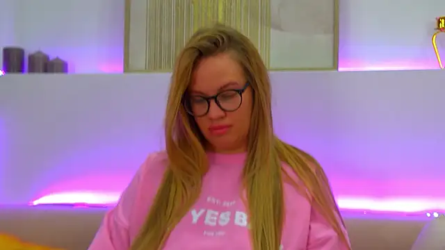 MariaNeumann online show from 02-10-25, 01:24