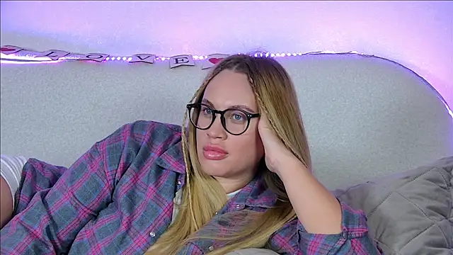 MariaNeumann online show from 02-13-25, 09:41