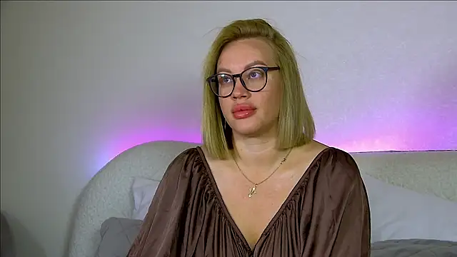 MariaNeumann online show from 10-02-25, 06:42