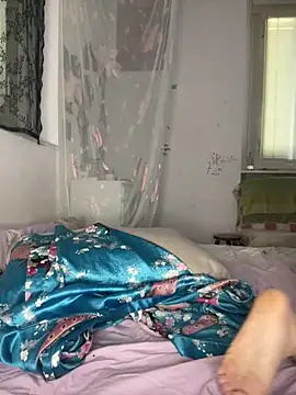 giuli zerozero online show from 04-14-26, 11:49