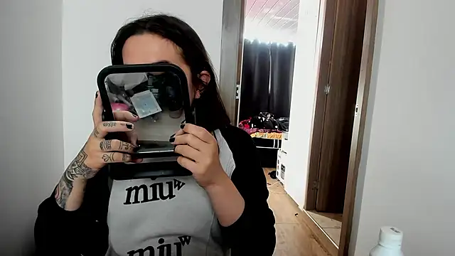 Sweet-Suck69 online show from 01-31-25, 09:59