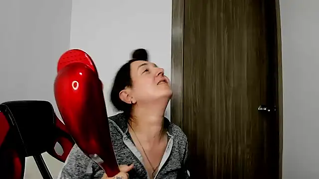 Sweet-Suck69 online show from 02-20-25, 05:44