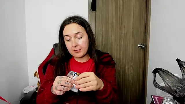 Sweet-Suck69 online show from 03-04-25, 04:49