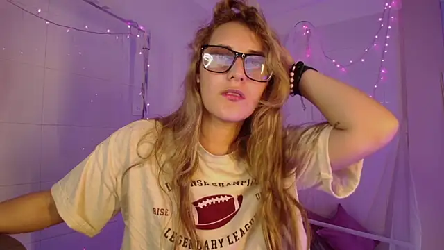 Snapshot of Giia_paiige18 chatting on 02-03-26, 10:37 Giia paiige18 online show from 02-03-26, 10:37