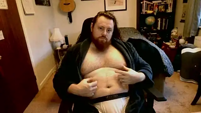 Snapshot of Hairy_Guy30 chatting on 01-19-26, 04:11 Hairy Guy30 online show from 01-19-26, 04:11
