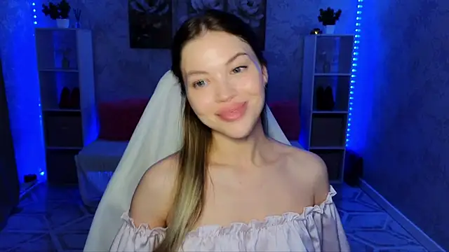 EmmyMills online show from 06-30-26, 09:49
