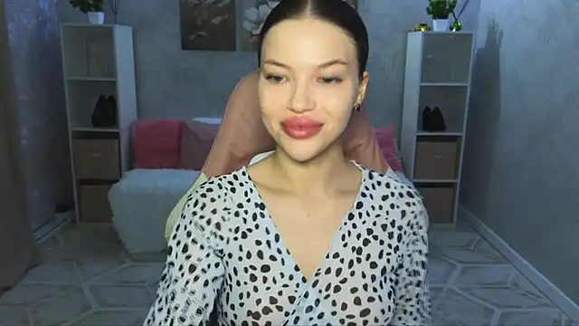 EmmyMills online show from 07-14-26, 12:46