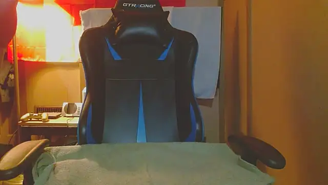 Snapshot of cosmicjones chatting on 02-18-25, 07:43 cosmicjones online show from 02-18-25, 07:43