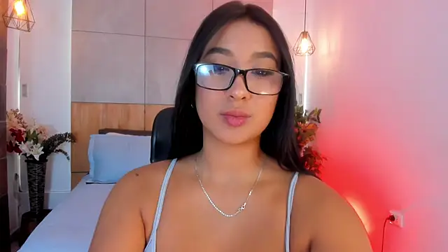 Snapshot of BellaHarllow chatting on 06-24-26, 08:08 BellaHarllow online show from 06-24-26, 08:08