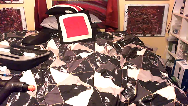 Mic Oxinner online show from 12-04-25, 07:39