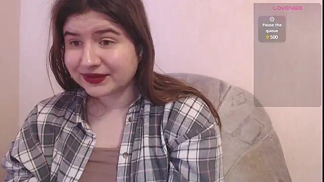 Snapshot of 8846f chatting on 02-08-25, 01:22 8846f online show from 02-08-25, 01:22