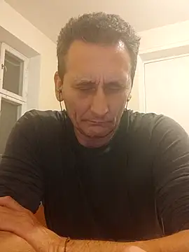 Snapshot of Viause_Kentauelle chatting on 03-13-25, 06:23 Viause Kentauelle online show from 03-13-25, 06:23