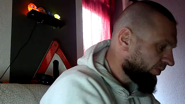 donhulio482 online show from 03-01-25, 08:56