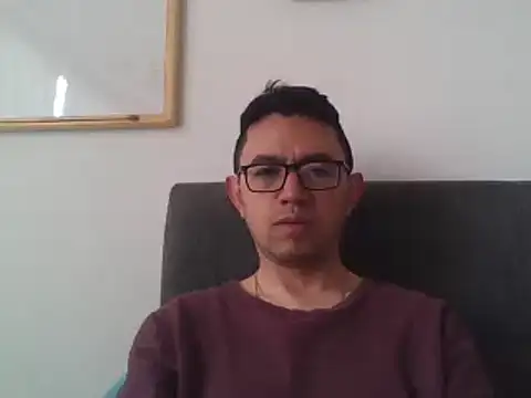 Snapshot of Diptongo chatting on 12-30-24, 03:35 Diptongo online show from 12-30-24, 03:35