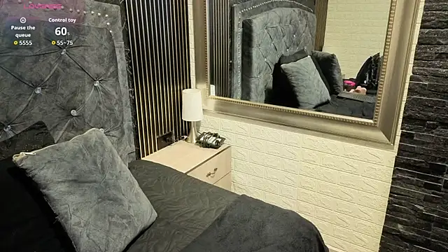 charlotte  G online show from 02-23-26, 09:39