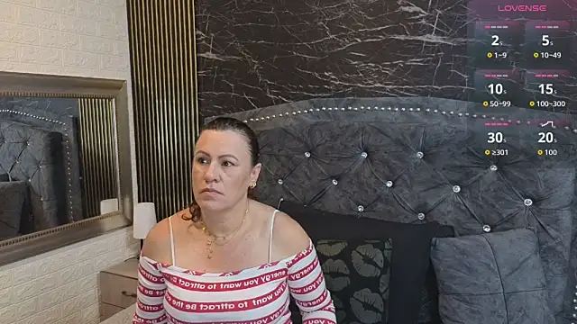 charlotte  G online show from 04-07-26, 10:37