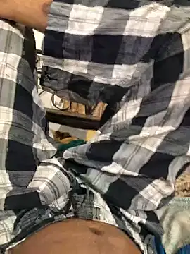 Snapshot of Zeuhorny chatting on 09-10-25, 07:36 Zeuhorny online show from 09-10-25, 07:36