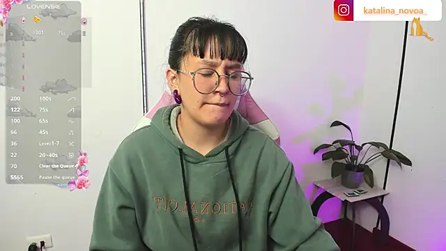 Katalina novoa online show from 07-02-26, 02:33