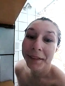 Snapshot of Marye_sony chatting on 11-07-25, 07:58 Marye sony online show from 11-07-25, 07:58