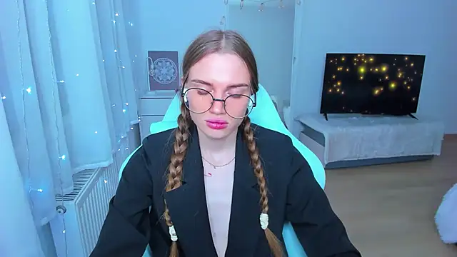 StellaLawless online show from 12-16-24, 08:26