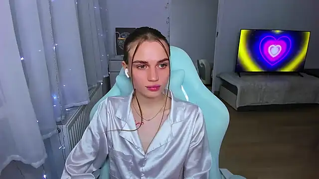 StellaLawless online show from 12-19-24, 10:42