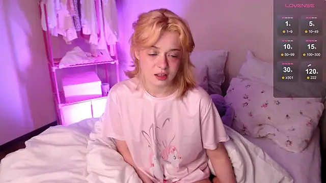 KatieMelone online show from 11-11-25, 01:49