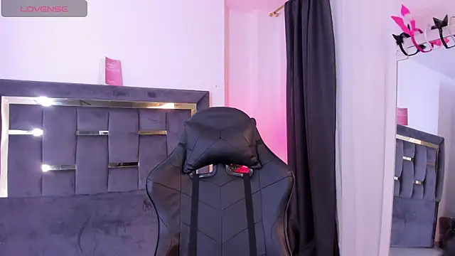 MarilynSmIith online show from 12-04-25, 12:58