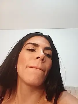 valecruz903 online show from 09-23-25, 06:00