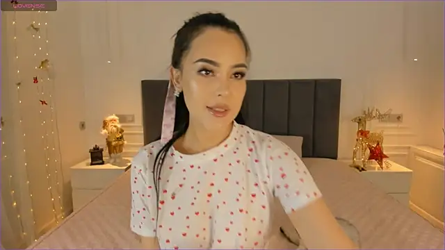 Snapshot of furry_bear chatting on 12-20-24, 02:38 furry bear online show from 12-20-24, 02:38