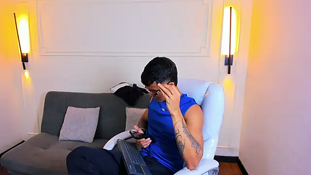 Paradise boy s online show from 04-08-26, 08:31