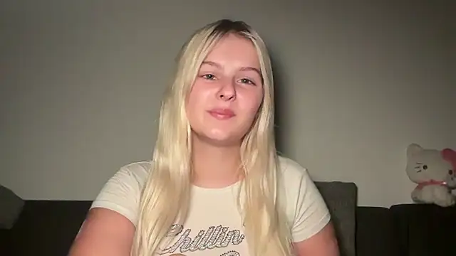 Snapshot of Allylove03 chatting on 07-15-26, 04:12 Allylove03 online show from 07-15-26, 04:12