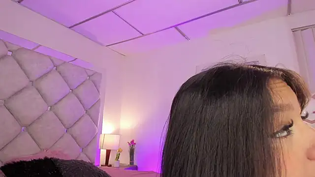 alessiaferry online show from 11-24-25, 05:12