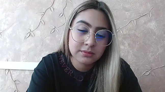 Miabonnett  online show from 01-27-25, 04:43