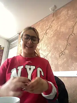 Miabonnett  online show from 12-02-25, 12:21